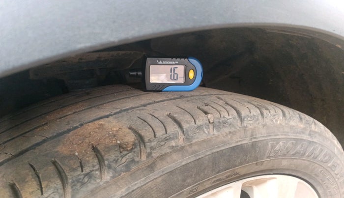 2021 Mahindra XUV300 W8 1.2 PETROL, Petrol, Manual, 38,259 km, tyre