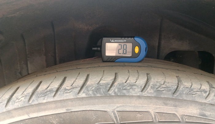 2021 Mahindra XUV300 W8 1.2 PETROL, Petrol, Manual, 38,259 km, tyre