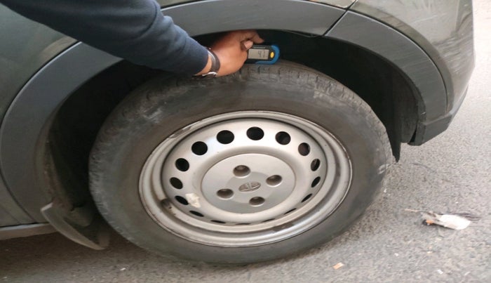 2022 Tata NEXON XE PETROL, Petrol, Manual, 66,236 km, tyre