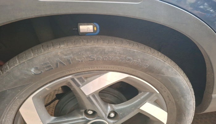 2019 Hyundai VENUE SX 1.0 (O) TURBO, Petrol, Manual, 40,507 km, tyre