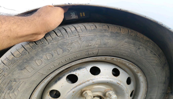 2011 Hyundai i10 MAGNA 1.1, Petrol, Manual, 1,17,880 km, tyre