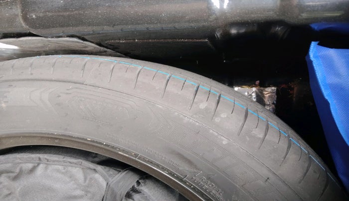 2024 Tata NEXON Fearless Plus S 1.2 Revotron 7DCA Dark Edition, Petrol, Automatic, 6,635 km, tyre