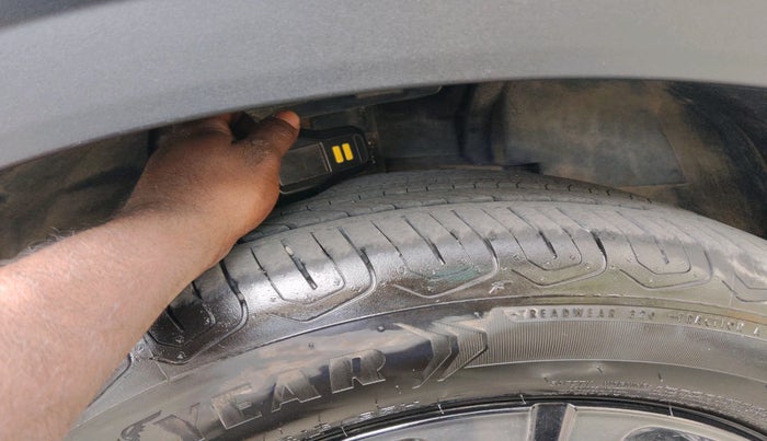 2024 Tata NEXON Fearless Plus S 1.2 Revotron 7DCA Dark Edition, Petrol, Automatic, 6,635 km, tyre