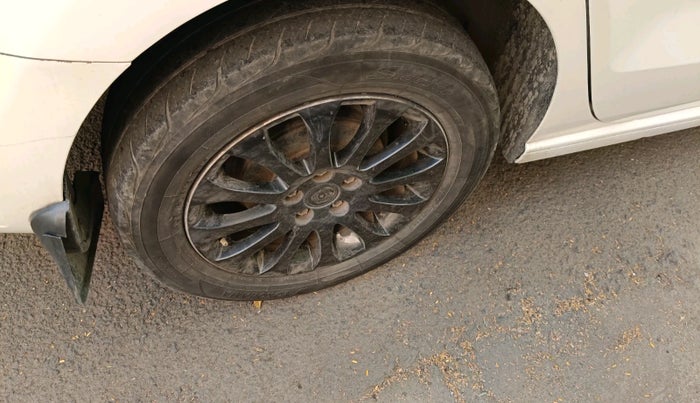 2016 Skoda Rapid 1.5 TDI CR STYLE PLUS AT, Diesel, Automatic, 1,28,203 km, tyre