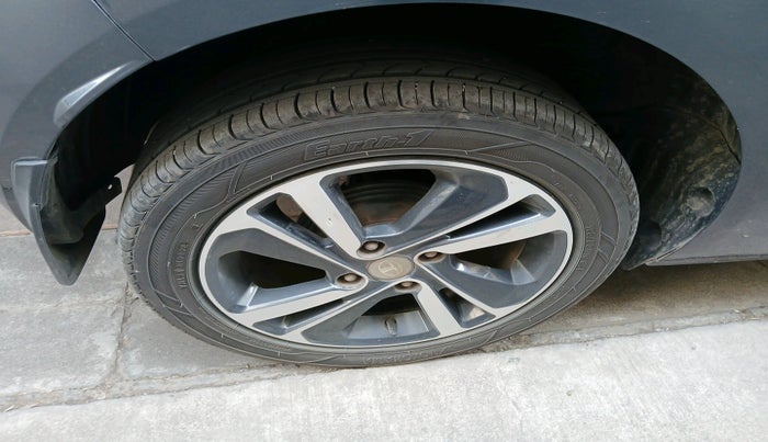 2020 Tata ALTROZ XZ PETROL, Petrol, Manual, 66,646 km, tyre