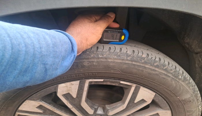 2024 Renault Kiger RXT (O) MT, Petrol, Manual, 17,392 km, tyre