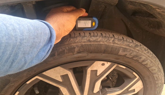 2024 Renault Kiger RXT (O) MT, Petrol, Manual, 17,392 km, tyre