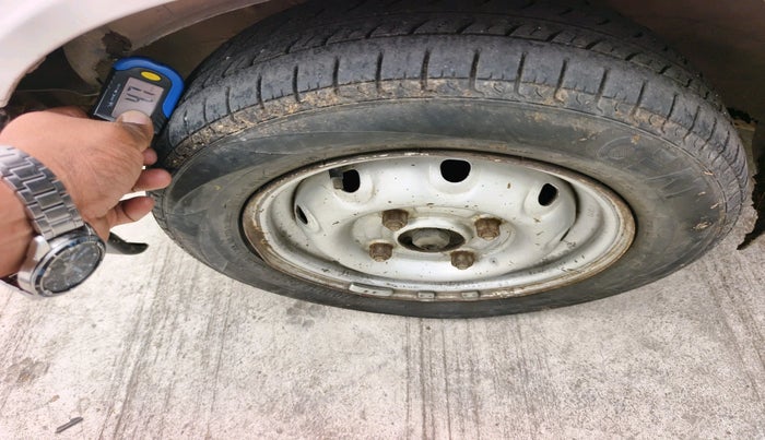 2011 Maruti 800 AC, Petrol, Manual, 1,071 km, tyre