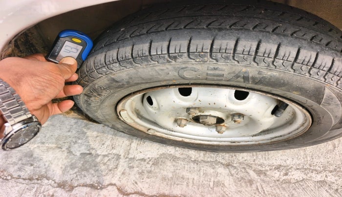 2011 Maruti 800 AC, Petrol, Manual, 1,071 km, tyre