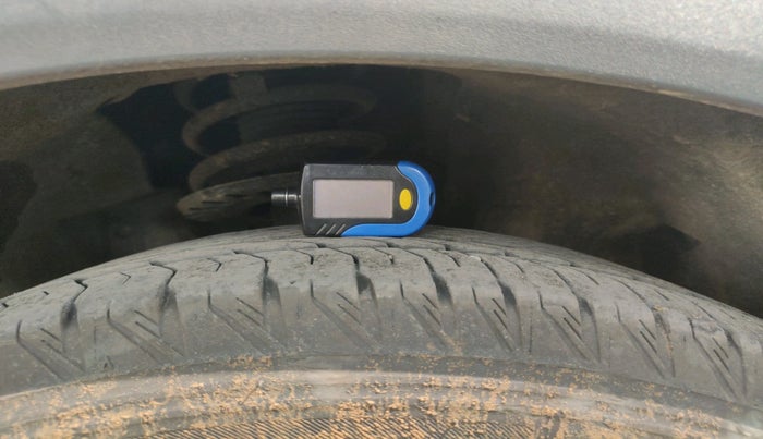 2025 Mahindra XUV700 AX 7 D AT 7 STR, Diesel, Automatic, 7,611 km, tyre