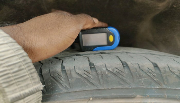 2025 Mahindra XUV700 AX 7 D AT 7 STR, Diesel, Automatic, 7,611 km, tyre