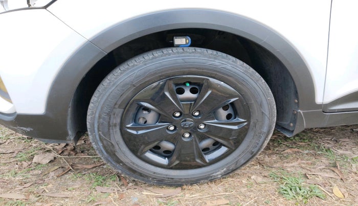 2019 Hyundai Creta E PLUS 1.4 DIESEL, Diesel, Manual, 2,19,249 km, tyre