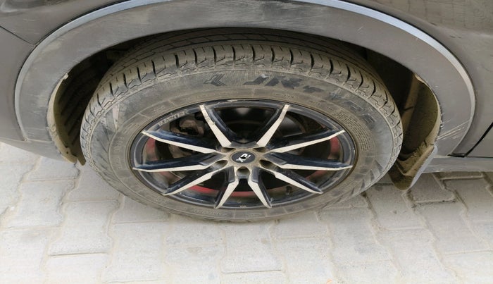 2019 Mahindra XUV300 W6 1.5 DIESEL, Diesel, Manual, 91,912 km, tyre