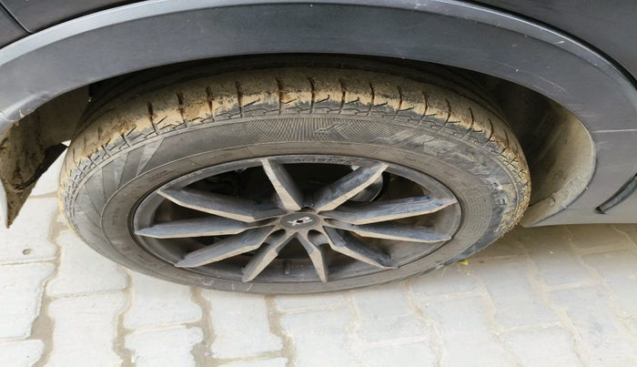 2019 Mahindra XUV300 W6 1.5 DIESEL, Diesel, Manual, 91,912 km, tyre