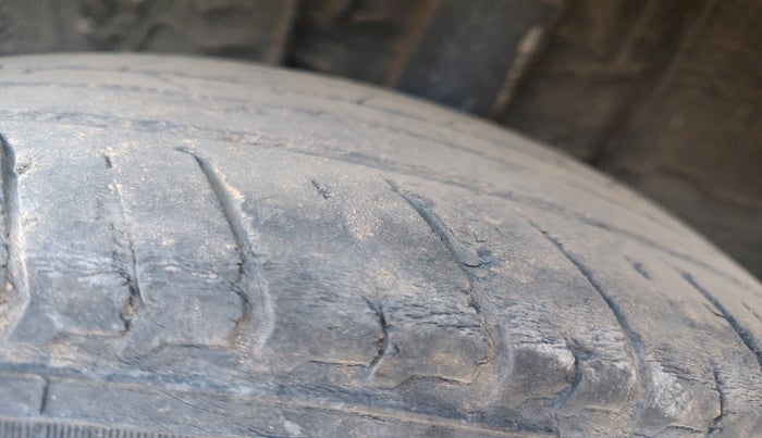 2021 Renault Kiger RXZ AMT DUAL TONE, Petrol, Automatic, 29,099 km, tyre