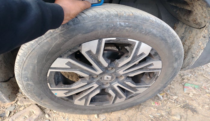 2021 Renault Kiger RXZ AMT DUAL TONE, Petrol, Automatic, 29,099 km, tyre