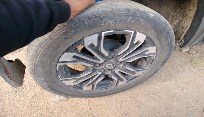 2021 Renault Kiger RXZ AMT DUAL TONE, Petrol, Automatic, 29,099 km, tyre