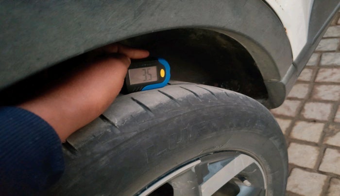 2019 Hyundai VENUE SX 1.4 CRDI, Diesel, Manual, 84,860 km, tyre