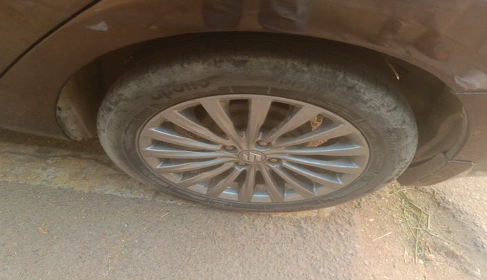 2015 Maruti Ciaz ZDI+ SHVS, Diesel, Manual, 1,28,375 km, tyre