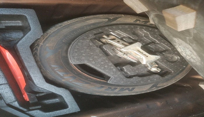 2015 Maruti Ciaz ZDI+ SHVS, Diesel, Manual, 1,28,375 km, tyre