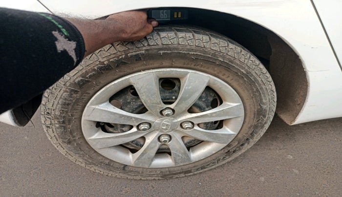 2013 Hyundai Eon MAGNA +, Petrol, Manual, 66,921 km, tyre