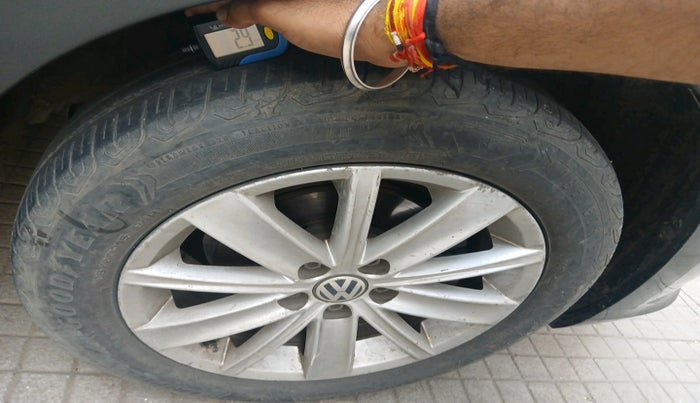 2016 Volkswagen Vento HIGHLINE 1.5 AT, Diesel, Automatic, 1,08,016 km, tyre