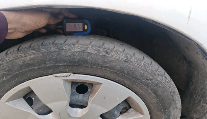 2016 Datsun Go T, Petrol, Manual, 80,627 km, tyre