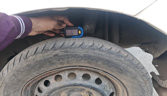 2016 Datsun Go T, Petrol, Manual, 80,627 km, tyre