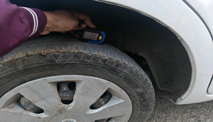 2016 Datsun Go T, Petrol, Manual, 80,627 km, tyre