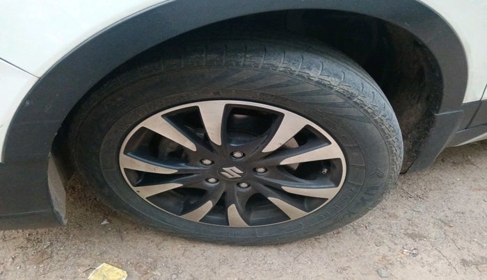 2018 Maruti S Cross ALPHA 1.3, Diesel, Manual, 1,04,181 km, tyre