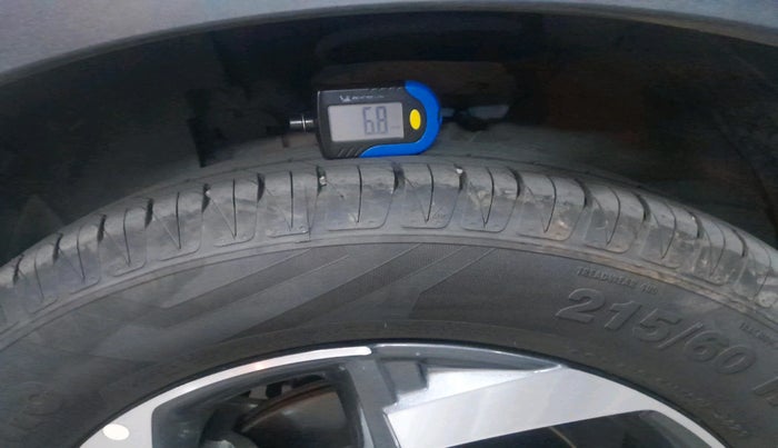 2021 Hyundai VENUE SX 1.0 (O) TURBO, Petrol, Manual, 58,391 km, tyre