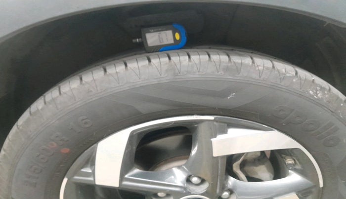 2021 Hyundai VENUE SX 1.0 (O) TURBO, Petrol, Manual, 58,391 km, tyre