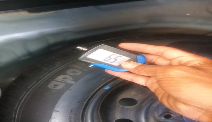 2018 Maruti Swift VXI AMT, Petrol, Automatic, 41,450 km, tyre