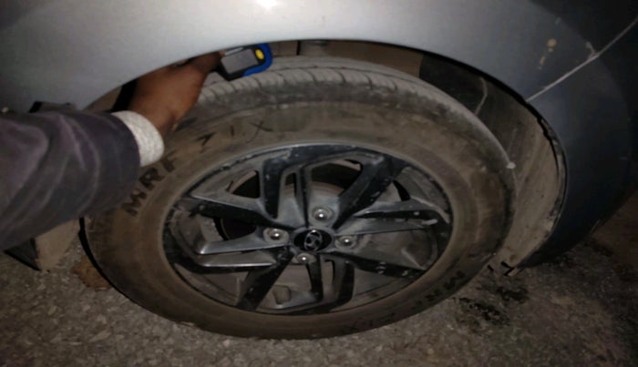 2020 Hyundai GRAND I10 NIOS SPORTZ AMT 1.2 KAPPA VTVT, Petrol, Automatic, 1,07,892 km, tyre