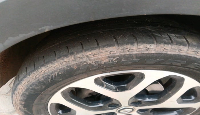 2017 Renault Captur PLATINE DIESEL DUAL TONE, Diesel, Manual, 1,50,756 km, tyre