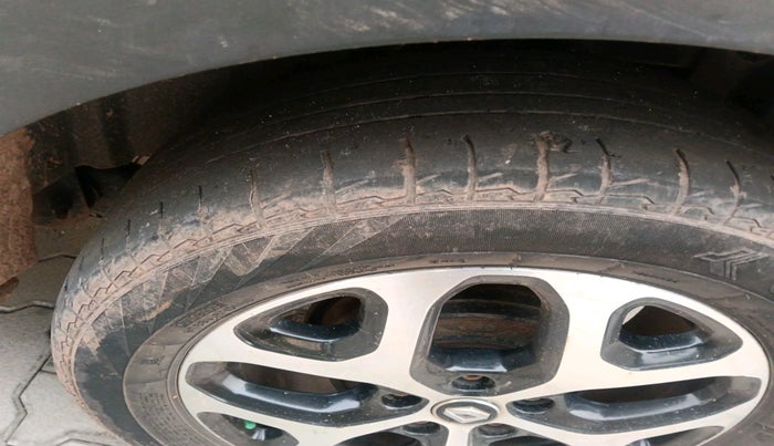 2017 Renault Captur PLATINE DIESEL DUAL TONE, Diesel, Manual, 1,50,756 km, tyre