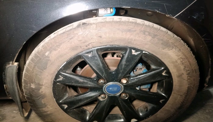 2011 Ford Fiesta TITANIUM DIESEL, Diesel, Manual, 1,15,490 km, tyre