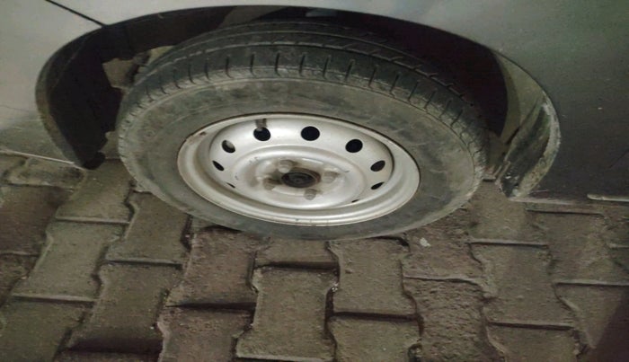 2010 Maruti Wagon R 1.0 LXI, Petrol, Manual, 66,319 km, tyre