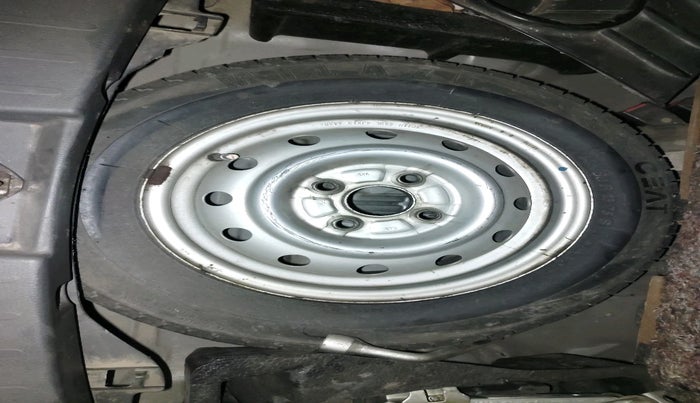 2010 Maruti Wagon R 1.0 LXI, Petrol, Manual, 66,319 km, tyre