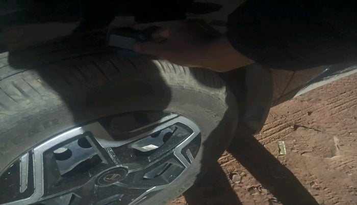 2024 Tata Curvv Pure Plus 1.2 Petrol 7DCA, Petrol, Automatic, 5,037 km, tyre