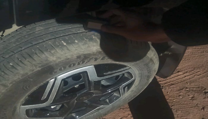 2024 Tata Curvv Pure Plus 1.2 Petrol 7DCA, Petrol, Automatic, 5,037 km, tyre