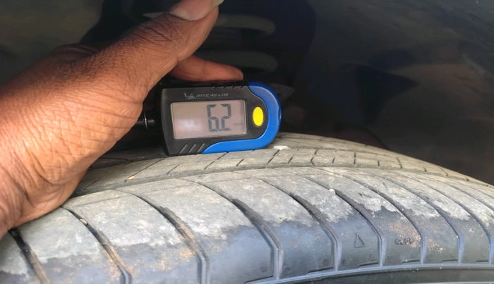 2024 Mahindra XUV 3XO AX7L 1.2 Petrol AT, Petrol, Automatic, 14,388 km, tyre