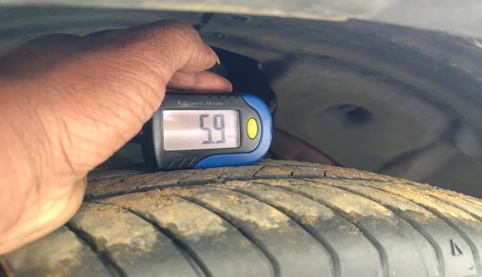 2024 Mahindra XUV 3XO AX7L 1.2 Petrol AT, Petrol, Automatic, 14,388 km, tyre