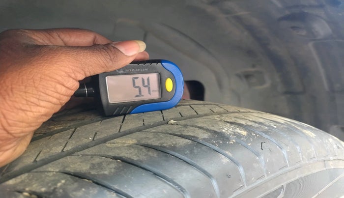 2024 Mahindra XUV 3XO AX7L 1.2 Petrol AT, Petrol, Automatic, 14,388 km, tyre