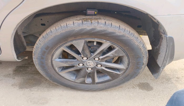 2018 Toyota Innova Crysta 2.8 GX AT 8 STR, Diesel, Automatic, 92,255 km, tyre