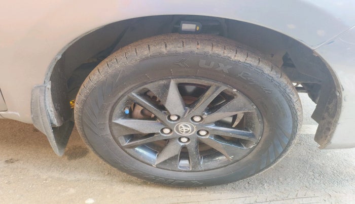 2018 Toyota Innova Crysta 2.8 GX AT 8 STR, Diesel, Automatic, 92,255 km, tyre