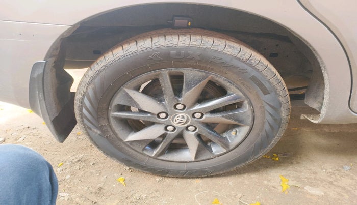 2018 Toyota Innova Crysta 2.8 GX AT 8 STR, Diesel, Automatic, 92,255 km, tyre