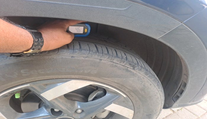 2020 Hyundai VENUE SX PLUS 1.0 TURBO DCT, Petrol, Automatic, 27,141 km, tyre