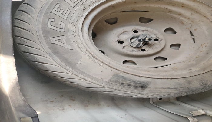 2010 Hyundai Santro Xing GLS, Petrol, Manual, 28,481 km, tyre