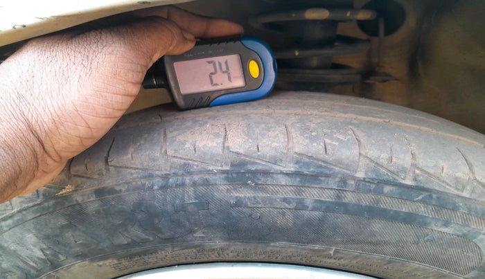 2017 Maruti Alto 800 VXI, Petrol, Manual, 1,64,127 km, tyre